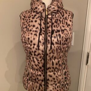 Sleeveless Leopard Print Puffer Vest - Beige/Black